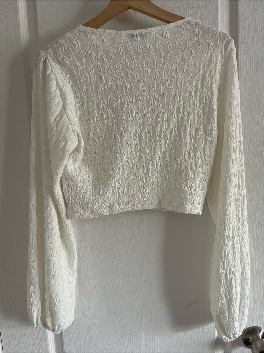 Zara White Textured V-Neck Cropped Blouse Large - Picture 7 of 10